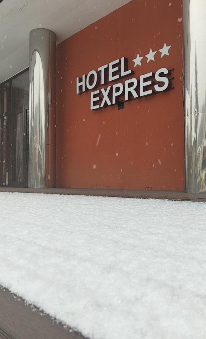Hotel Express Predeal Zewnętrze zdjęcie